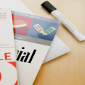 Is het btw of BTW in een zin? Zo zit het met hoofdletters bij afkortingen