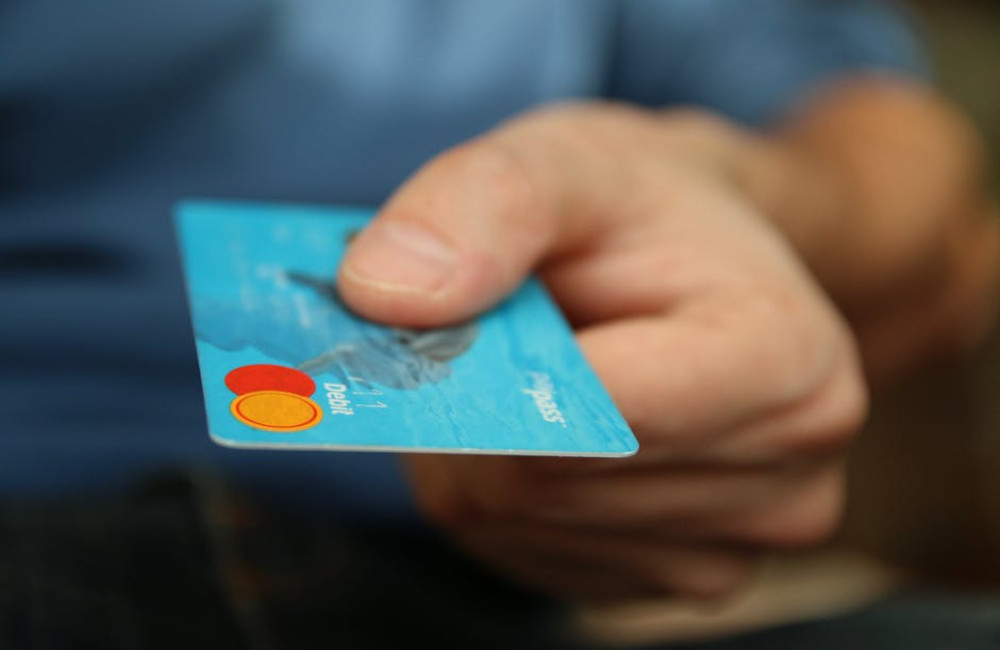 Hoe beïnvloeden vaste lasten de winst van een bedrijf?