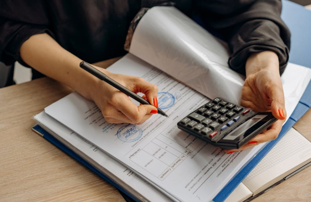 Hoeveel dividend mag je uitkeren uit een bv met 100.000 euro eigen vermogen